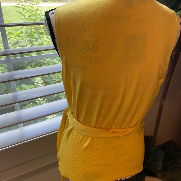 Yellow wrap top! - Picture 2 of 4